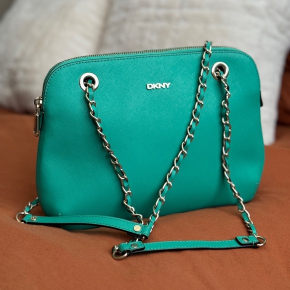 DKNY Green Leather dome Shoulder/Crossbody - Picture 1 of 8